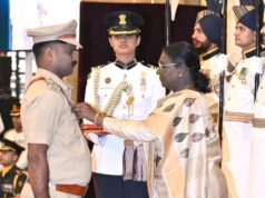 वित्त मंत्री श्री ओपी चौधरी ने शौर्य चक्र से सम्मानित छत्तीसगढ़ पुलिस के जांबाज अधिकारियों को दी बधाई