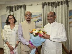 राज्यपाल श्री रमेन डेका ने किया लोकसभा अध्यक्ष श्री बिड़ला का आत्मीय स्वागत